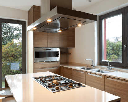 <p style="font-family: 'Poppins', sans-serif; font-weight: 700; font-size:24px;">KITCHEN REMODELING</p>